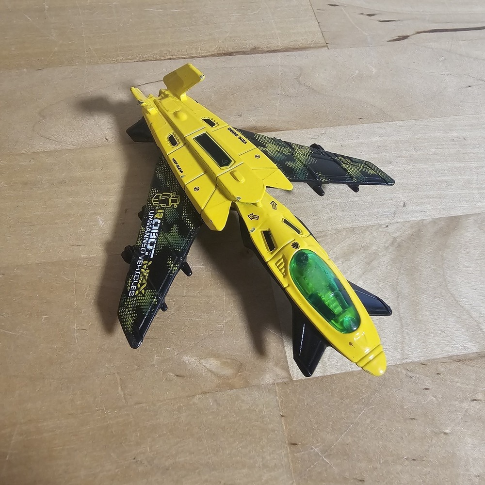 MatchBox Stealth Launch SB92 2010 Mattel Yellow & Camo - Picture 1 of 10